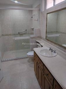 Casa de 4 alcobas en venta en Laureles, Medellín, 198 m² · foto 5 de 9