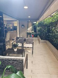 Apartamento de 3 alcobas en venta en Loma De Los Bernal, Medellín, 105 m² · foto 3 de 7
