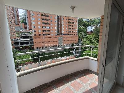 Apartamento de 3 alcobas en venta en Loma Del Indio, Medellín, 110 m² · foto 3 de 20