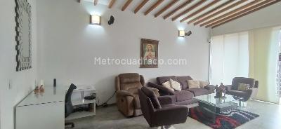Apartamento de 2 alcobas en venta en Villa Hermosa, Medellín, 166 m² · foto 5 de 20