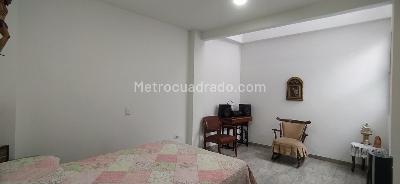 Apartamento de 2 alcobas en venta en Villa Hermosa, Medellín, 166 m² · foto 16 de 20