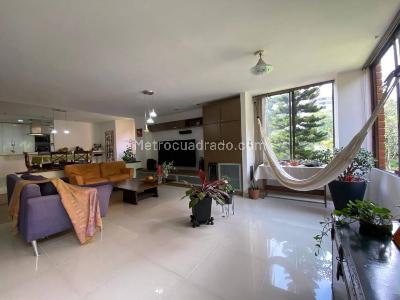 Apartamento de 4 alcobas en venta en Los Balsos, Medellín, 170 m² · foto 2 de 13