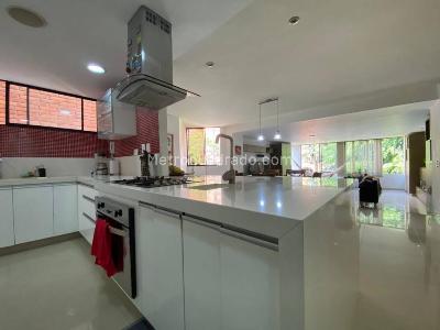Apartamento de 4 alcobas en venta en Los Balsos, Medellín, 170 m² · foto 6 de 13