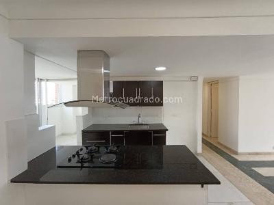 Apartamento de 3 alcobas en arriendo en Loma De Los Parra, Medellín, 150 m² · foto 12 de 20