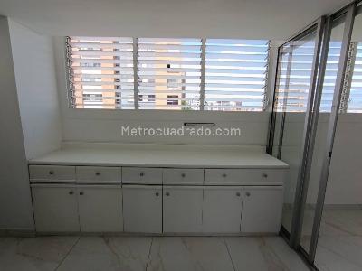 Apartamento de 3 alcobas en arriendo en Loma De Los Parra, Medellín, 150 m² · foto 13 de 20