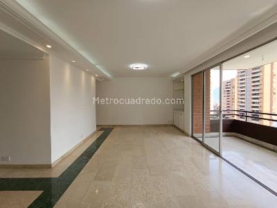 Apartamento de 3 alcobas en arriendo en Loma De Los Parra, Medellín, 150 m² · foto 2 de 20