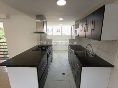 Apartamento de 3 alcobas en arriendo en Loma De Los Parra, Medellín, 150 m² · foto 3 de 20