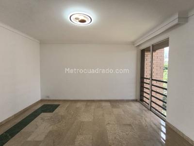 Apartamento de 3 alcobas en arriendo en Loma De Los Parra, Medellín, 150 m² · foto 9 de 20
