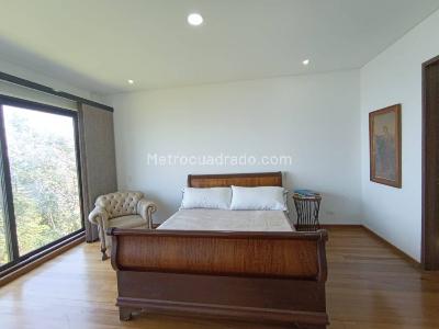 Casa de 4 alcobas en venta en Las Palmas, Medellín · foto 10 de 20