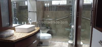Apartamento de 3 alcobas en venta en Laureles, Medellín, 174 m² · foto 17 de 20