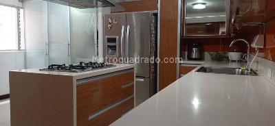 Apartamento de 3 alcobas en venta en Laureles, Medellín, 174 m² · foto 3 de 20
