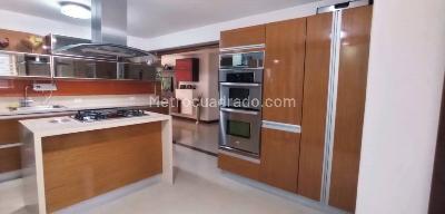 Apartamento de 3 alcobas en venta en Laureles, Medellín, 174 m² · foto 4 de 20