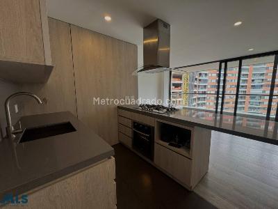 Apartamento en venta en Altos Del Poblado, Medellín · foto 11 de 20