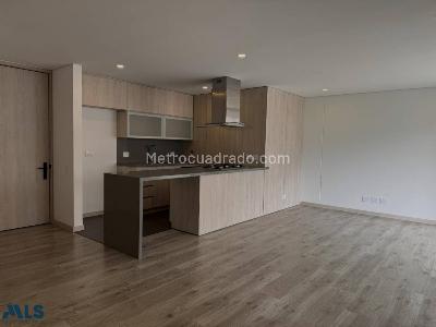 Apartamento en venta en Altos Del Poblado, Medellín · foto 2 de 20
