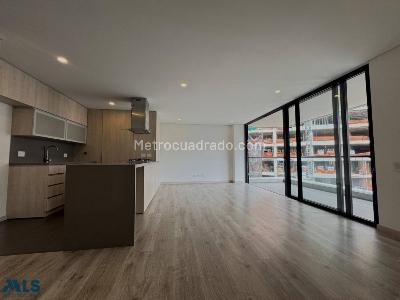 Apartamento en venta en Altos Del Poblado, Medellín · foto 3 de 20