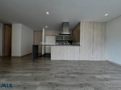 Apartamento en venta en Altos Del Poblado, Medellín · foto 5 de 20
