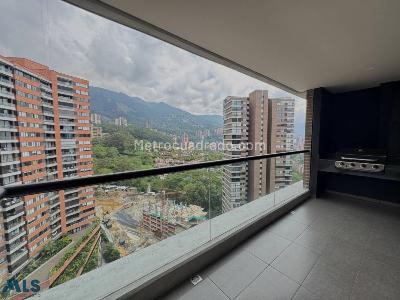 Apartamento en venta en Altos Del Poblado, Medellín · foto 9 de 20