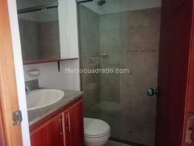 Apartamento de 3 alcobas en arriendo en Laureles, Medellín, 120 m² · foto 16 de 20