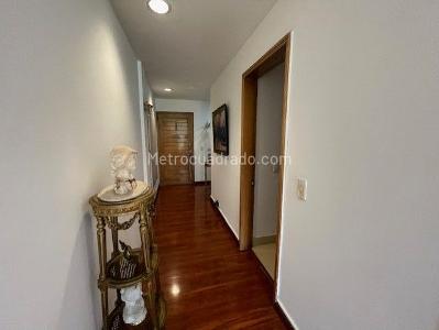 Apartamento de 3 alcobas en venta en La Carolina, Bogotá, 95 m² · foto 5 de 20