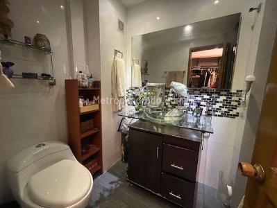 Apartamento de 3 alcobas en venta en La Carolina, Bogotá, 95 m² · foto 13 de 20