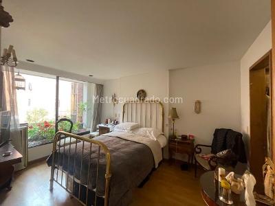 Apartamento de 3 alcobas en venta en La Carolina, Bogotá, 95 m² · foto 15 de 20