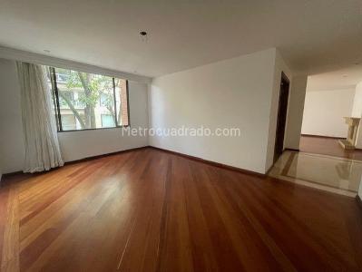 Apartamento de 3 alcobas en venta en La Carolina, Bogotá, 240 m² · foto 5 de 20