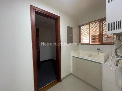 Apartamento de 3 alcobas en venta en La Carolina, Bogotá, 240 m² · foto 9 de 20