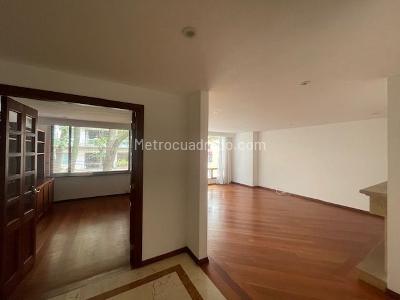Apartamento de 3 alcobas en venta en La Carolina, Bogotá, 240 m² · foto 10 de 20