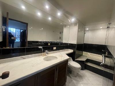 Apartamento de 1 alcoba en venta en Parque Del Chico, Bogotá, 82 m² · foto 11 de 20