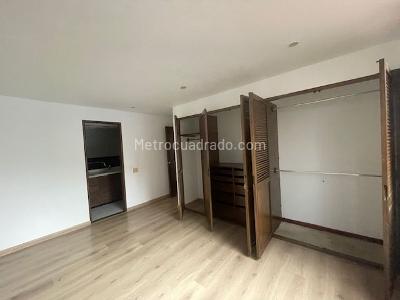 Apartamento de 1 alcoba en venta en Parque Del Chico, Bogotá, 82 m² · foto 18 de 20