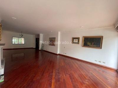Apartamento de 3 alcobas en venta en La Carolina, Bogotá, 150 m² · foto 10 de 20