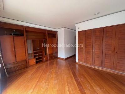 Apartamento de 3 alcobas en venta en La Carolina, Bogotá, 150 m² · foto 4 de 20
