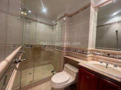 Apartamento de 3 alcobas en venta en La Carolina, Bogotá, 150 m² · foto 6 de 20
