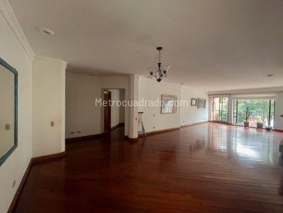 Apartamento de 3 alcobas en venta en La Carolina, Bogotá, 150 m² · foto 8 de 20