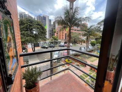 Apartamento de 3 alcobas en venta en La Carolina, Bogotá, 150 m² · foto 9 de 20