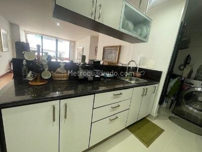 Apartamento de 2 alcobas en venta en Santa Barbara Central, Bogotá, 90 m² · foto 18 de 20