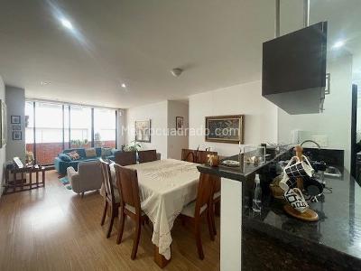 Apartamento de 2 alcobas en venta en Santa Barbara Central, Bogotá, 90 m² · foto 4 de 20
