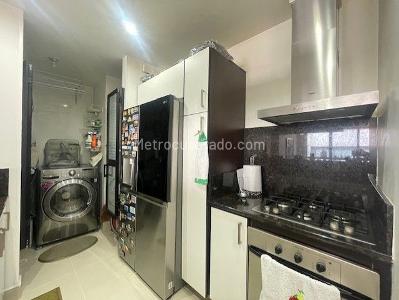 Apartamento de 2 alcobas en venta en Santa Barbara Central, Bogotá, 90 m² · foto 5 de 20