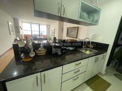 Apartamento de 2 alcobas en venta en Santa Barbara Central, Bogotá, 90 m² · foto 6 de 20