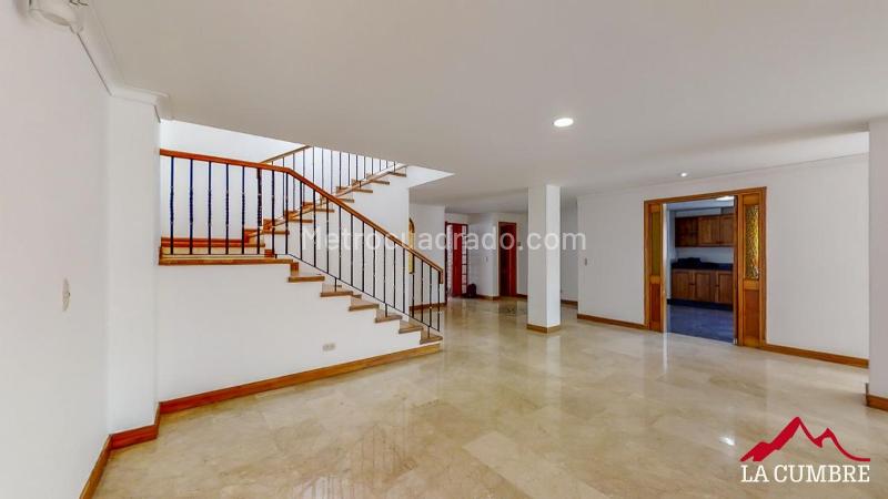 Casa amplia de 4 Alcobas en La Calera