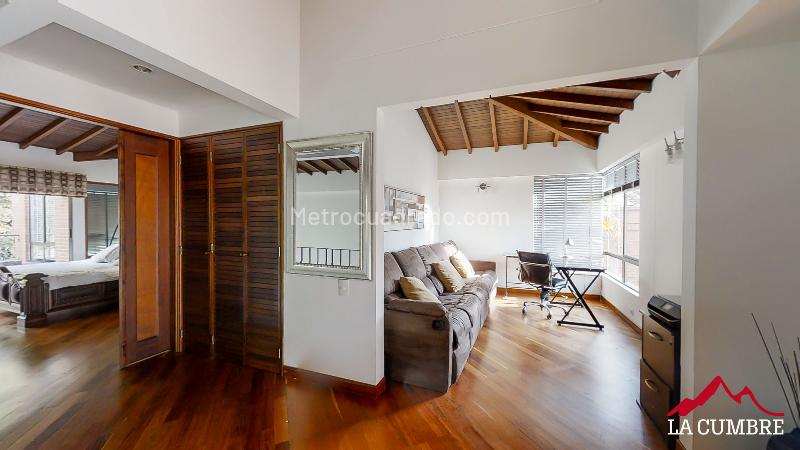 Casa Encantadora de 4 Alcobas en El Poblado La Calera - 8