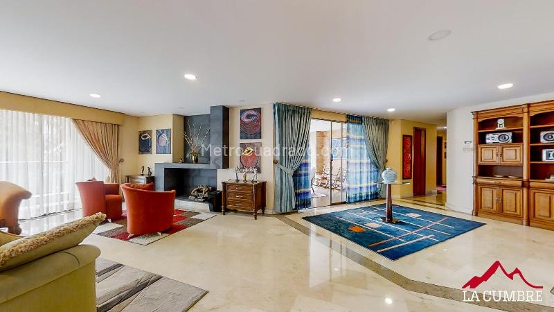 3BR Apartment for Rent in Poblado Campestre with 5 Baths - 3