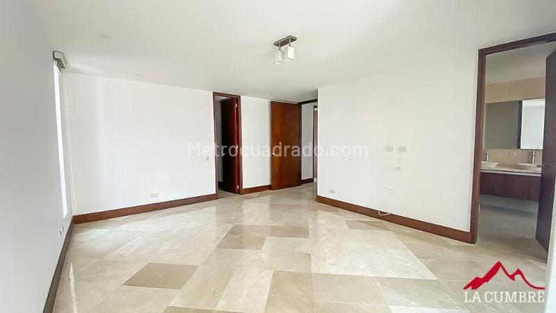Spacious 3BR Apartment in Santa Maria de Los Angeles - 2