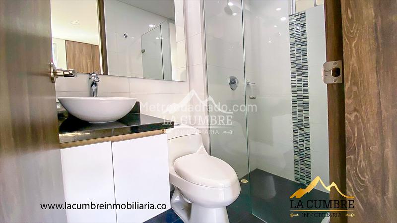 Apartamento de 3 Alcobas en Alquiler en Loma de los Parra, El Poblado - 7