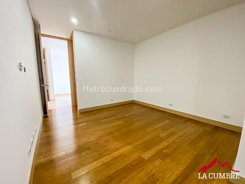 Apartamento Moderno de 3 Alcobas en Loma de los González - 6