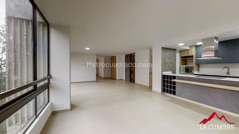 4BR Apartment with 4 Baths in El Tesoro, El Poblado