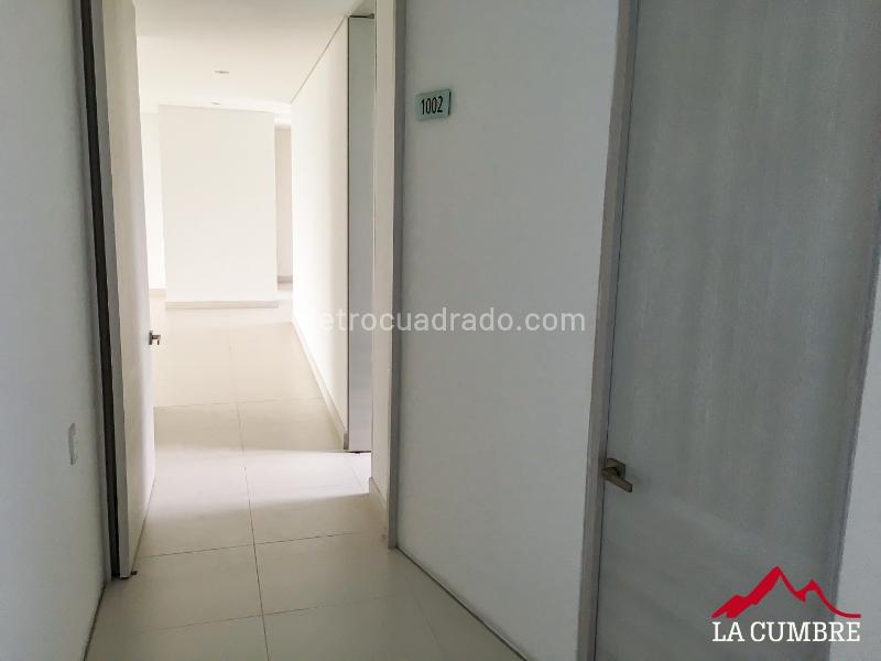 Spacious 3BR Apartment in Los Balsos, El Poblado - 6