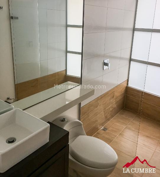 Spacious 3BR Apartment in Los Balsos, El Poblado - 9