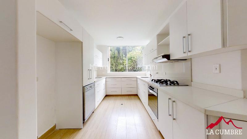 Casa Cómoda de 4 Alcobas con Zonas Verdes en Las Palmas - 4