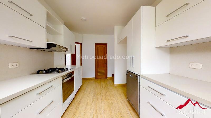 Casa Cómoda de 4 Alcobas con Zonas Verdes en Las Palmas - 5